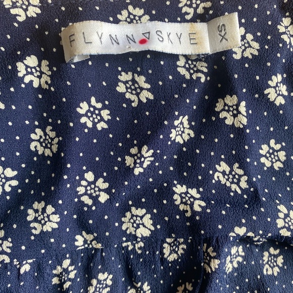 Flynn Skye Navy Floral Romper - Picture 3 of 7